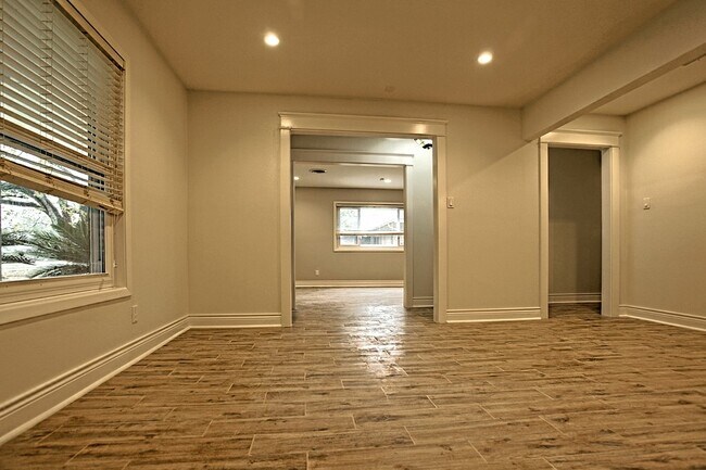 Building Photo - 6123 Reamer St