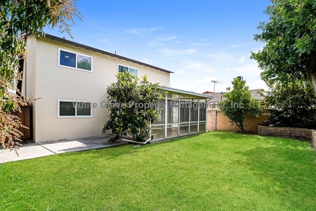 Building Photo - Charming 4-Bedroom Artesia Home with Sunroom, Large Backyard & Attached Garage