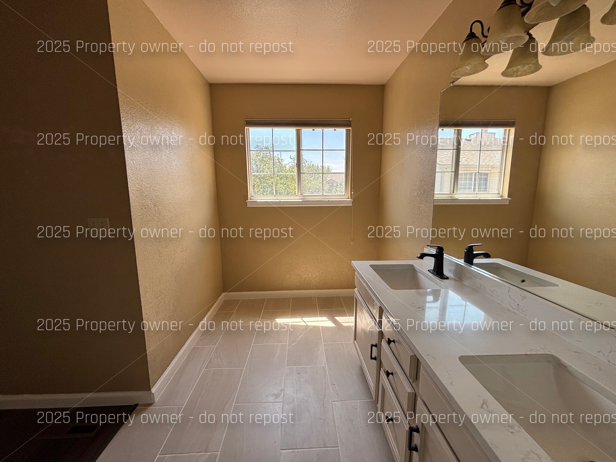 Building Photo - 2010 S Xenia Way