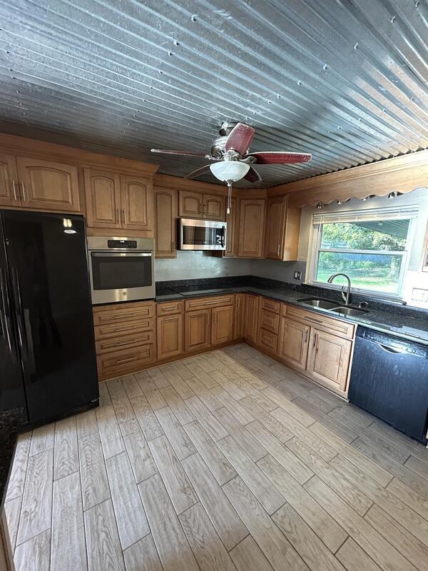 Building Photo - 307 Spring Ln