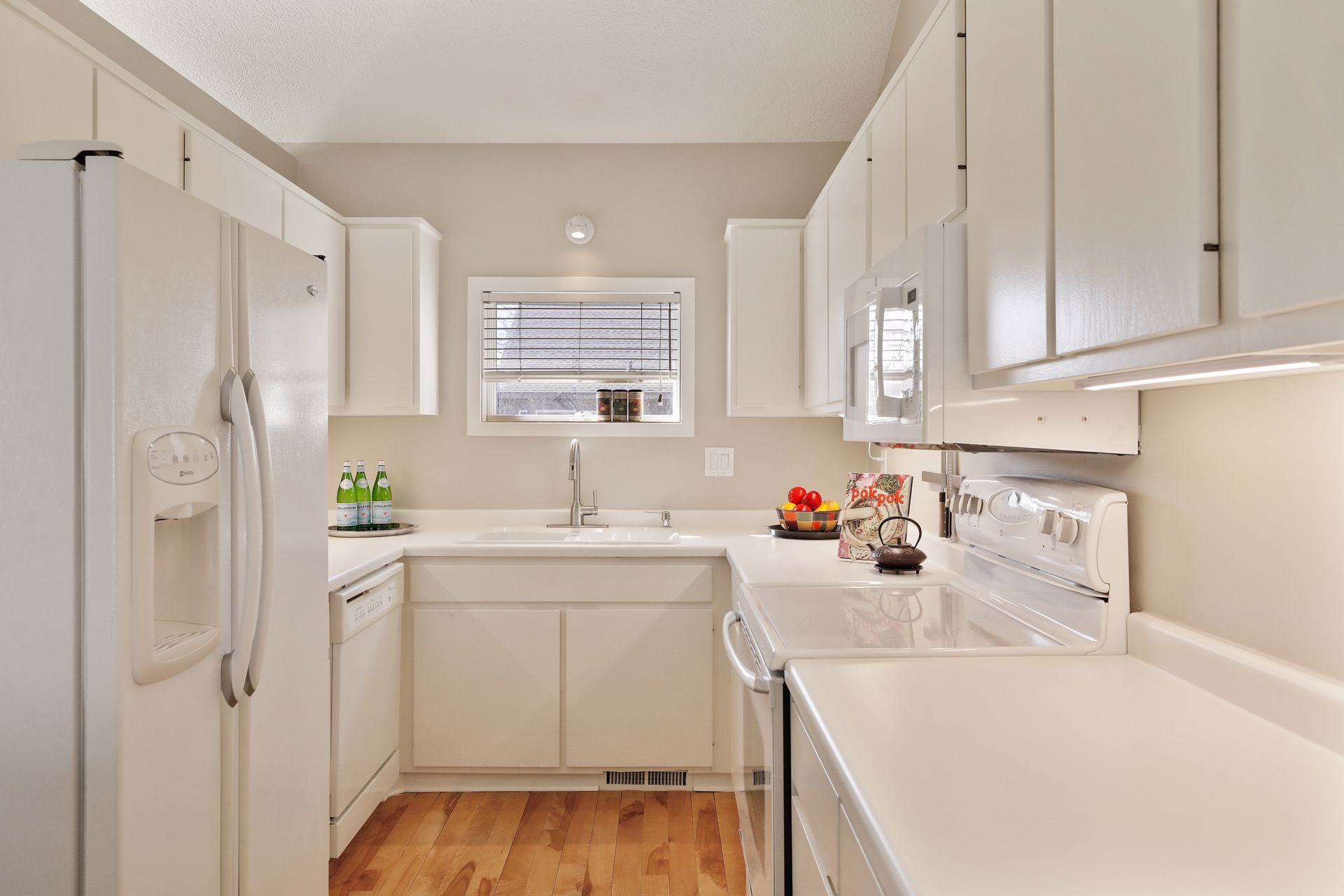 Building Photo - 2869 Kenwood Isles Dr