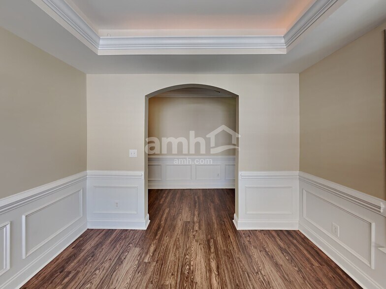 Building Photo - 8320 Willow Branch Dr