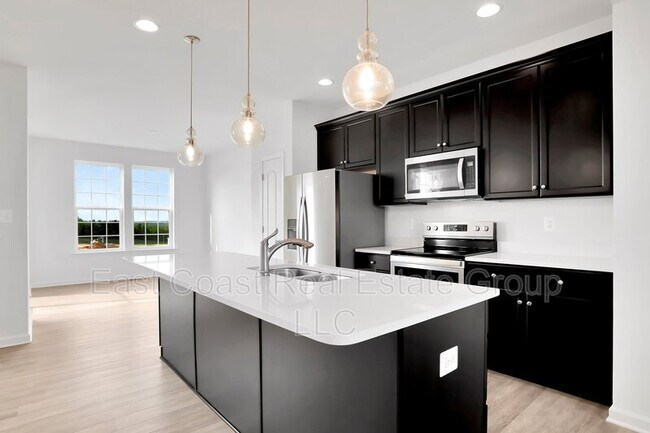 Building Photo - 153 Charterhouse St