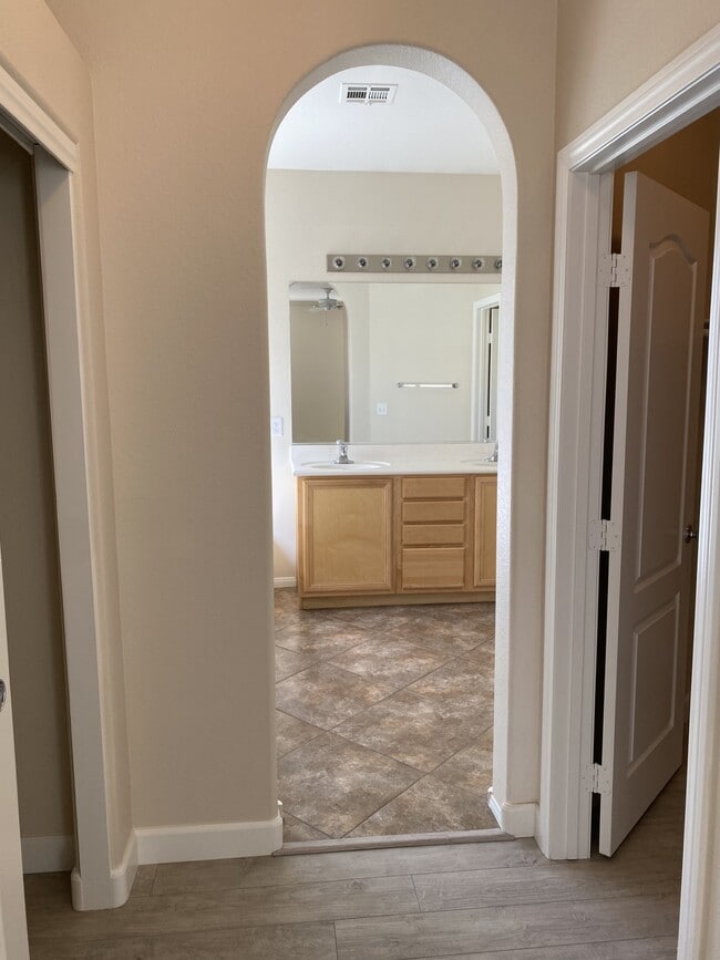 Building Photo - 5090 Silent Valley Ct