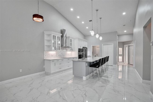 Building Photo - 652 W Palm Aire Dr