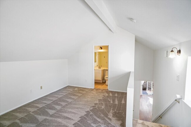 Building Photo - 27221 Camden Pl