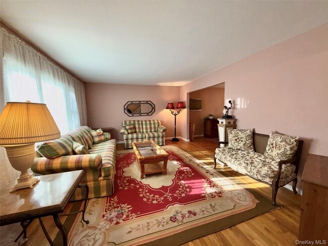 Building Photo - 15 Sherry Ln