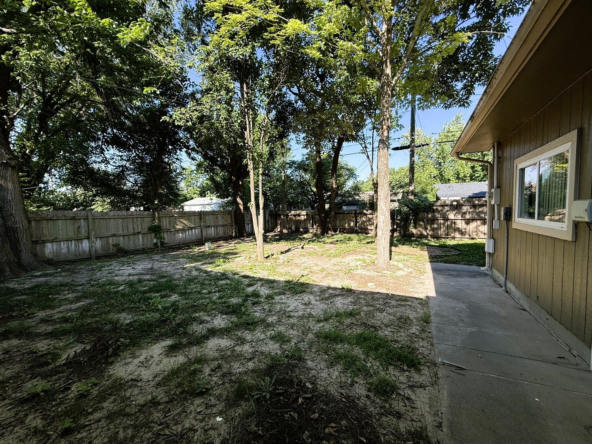 Building Photo - 3147 S Gordon Ave