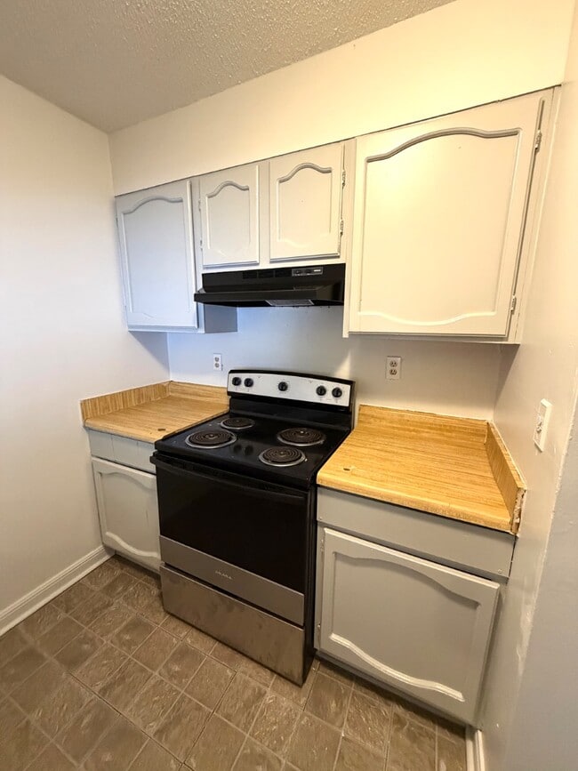 Building Photo - 506 Marigny Cir