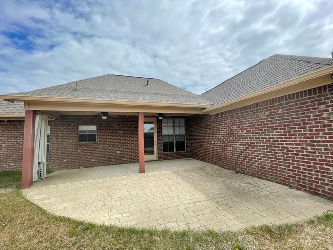 Building Photo - 3/2 For Rent in Madison Germantown School District!!