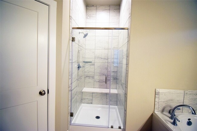 Building Photo - 9442 Starlight Oak Dr