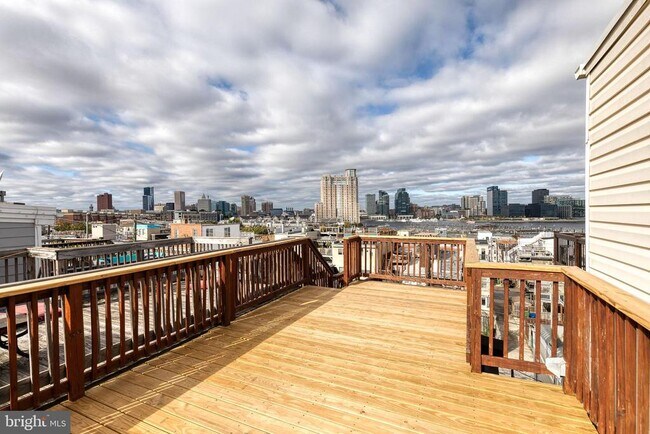 Building Photo - 632 E Fort Ave