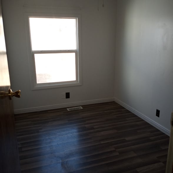 Building Photo - 400 E 800 N