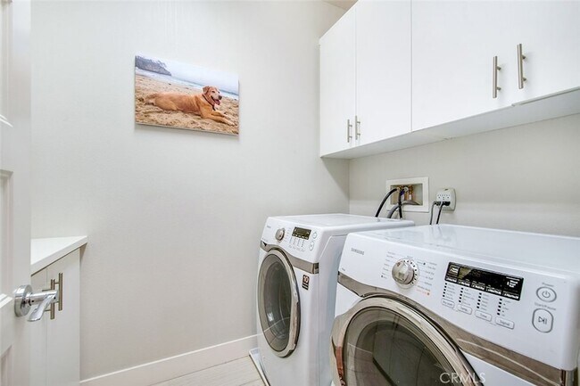 Building Photo - 10 Brownstone Way