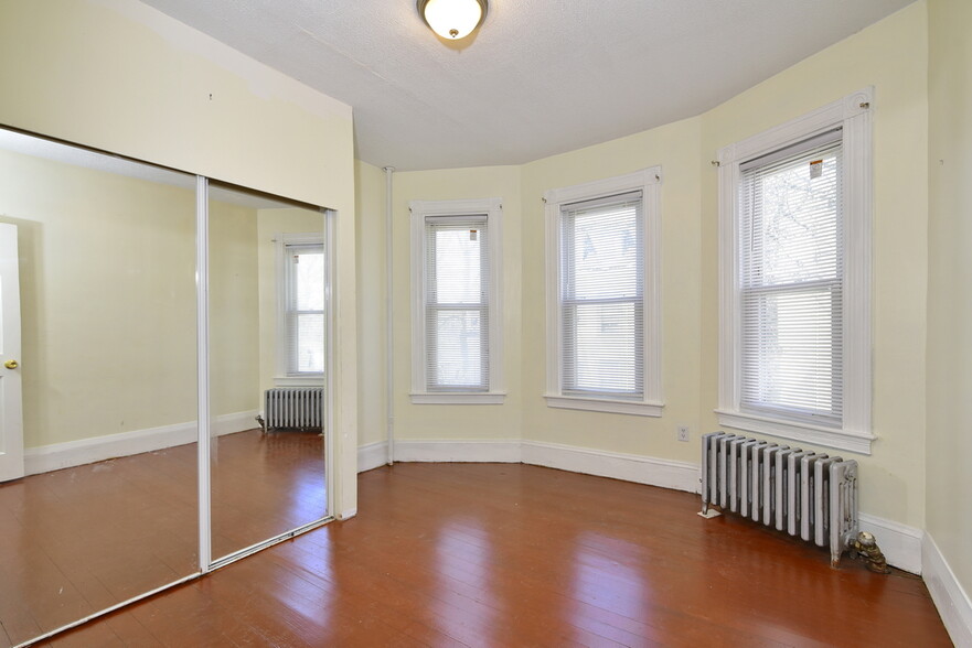 Building Photo - 63 Stanton St