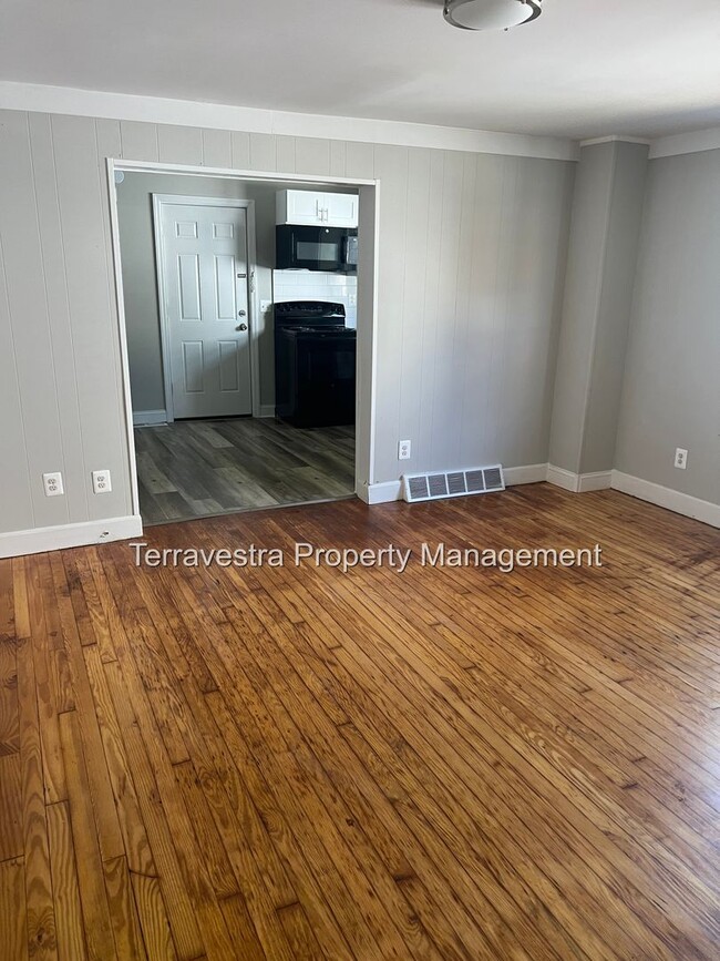 Building Photo - 4 Bedroom Single Family in Millville!