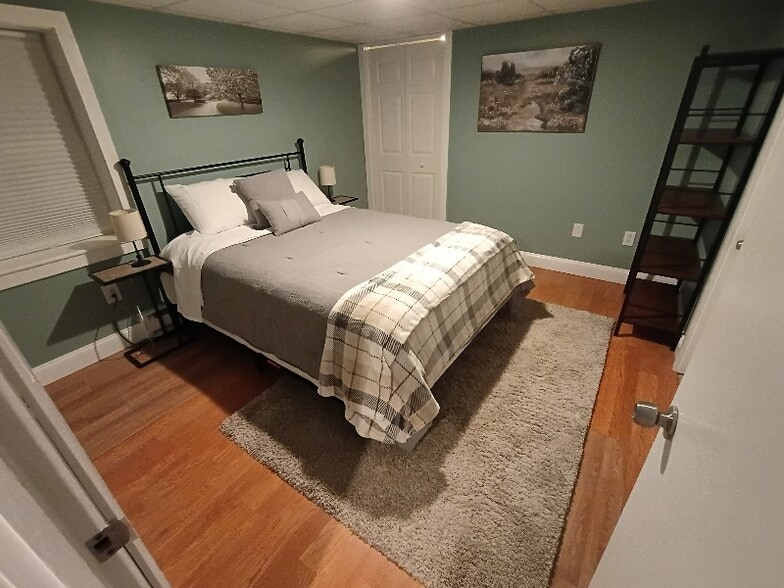 Building Photo - 27 Claulise Ln