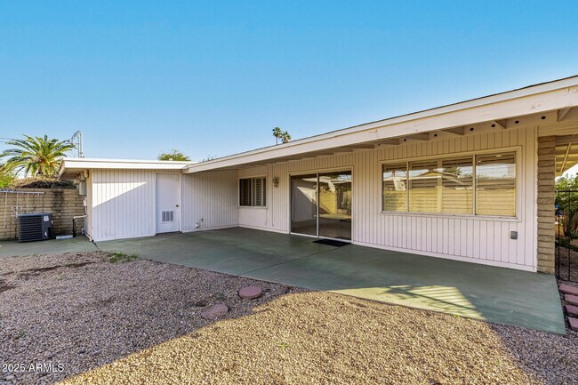 Building Photo - 3738 E Glenrosa Ave