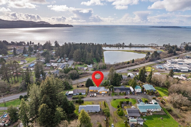 Building Photo - Bay City