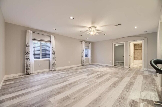 Building Photo - Luxury Living Awaits in this Grant Ranch Home! Meticulously Maintained Home Featuring 6 Bedrooms/...