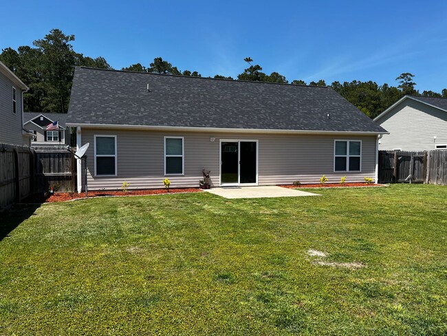Building Photo - Beautiful home in Croatan Crossing