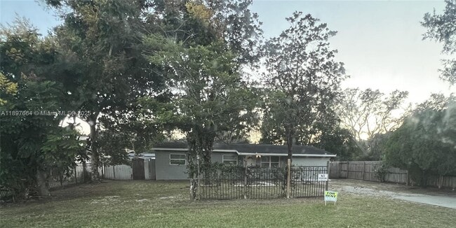 Primary Photo - 6632 Edgewater Dr
