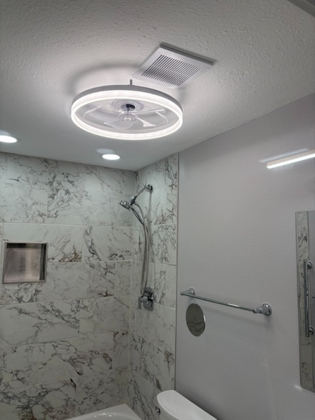 Building Photo - 519 Claride St