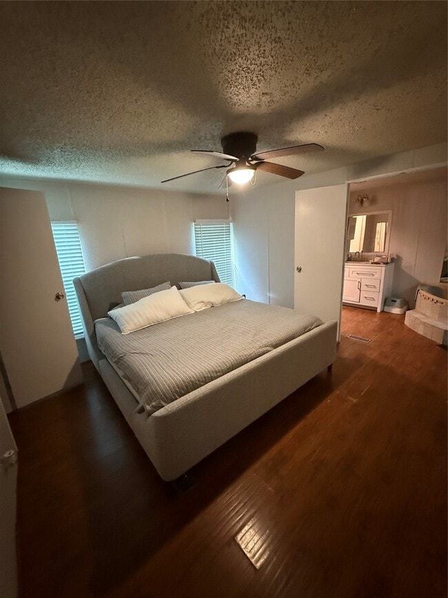 Building Photo - 9706 Camelots Ct