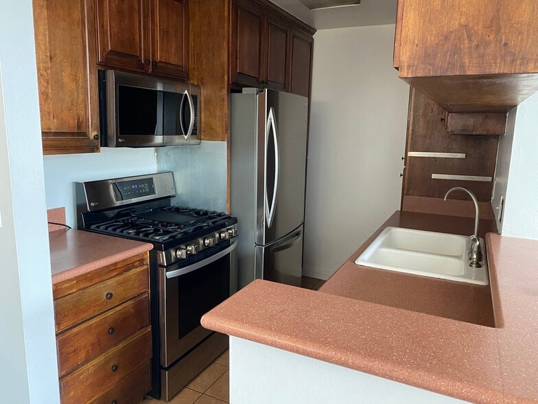 Building Photo - 5700 Etiwanda Ave