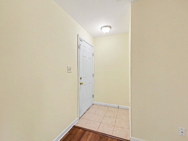 Building Photo - 33 Fern Oak Cir