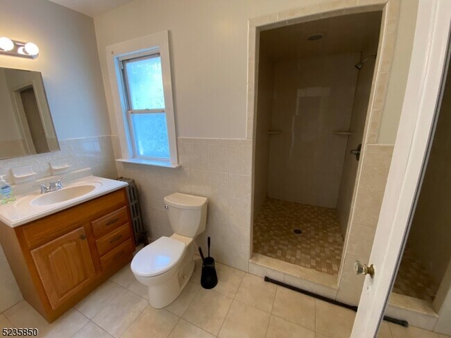 Building Photo - 316 Claremont Ave