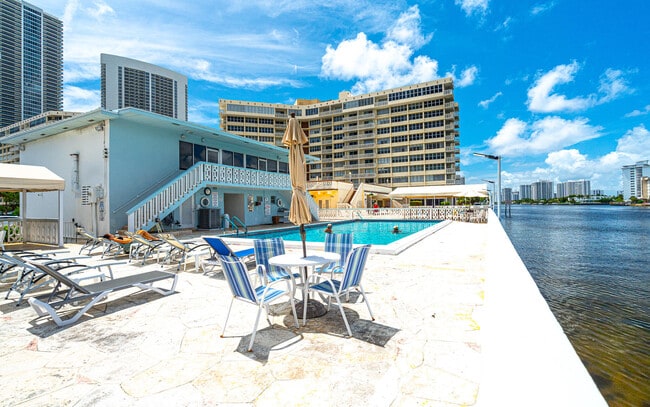 Building Photo - 1801 S Ocean Dr