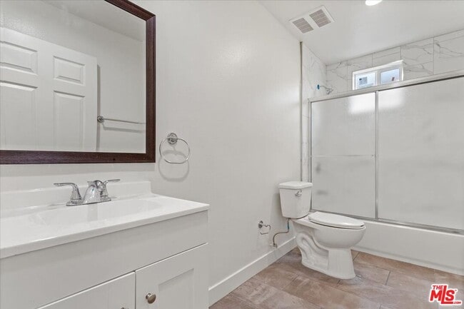 Building Photo - 835 E 33rd St