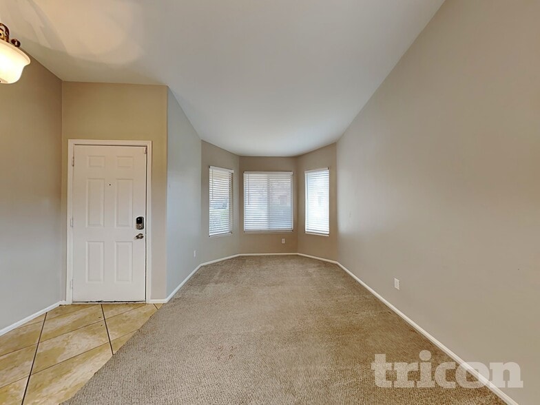 Building Photo - 8738 W Golden Ln