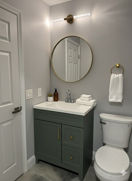 Building Photo - 323 Stratford Pl