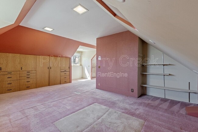 Building Photo - 4047 Wyandot St