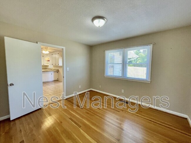 Building Photo - 621 Welsh Pl