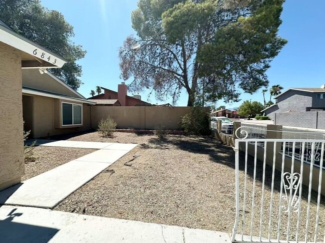 Building Photo - Charming Single-Story Home in Spring Valley