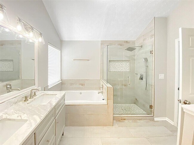 Building Photo - 1232 Gates Cir SE