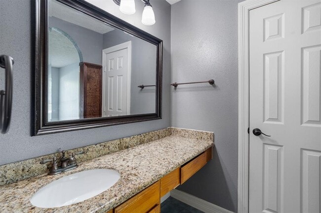Building Photo - 2790 Wood Hollow Dr