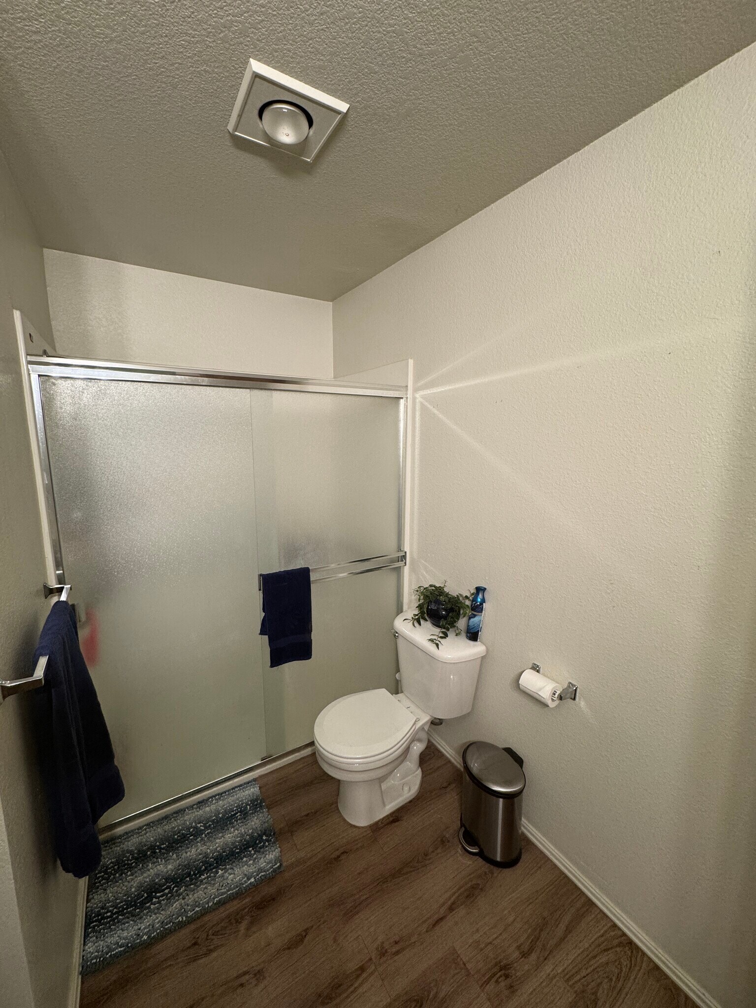 Building Photo - 2062 NE Chanel Ct