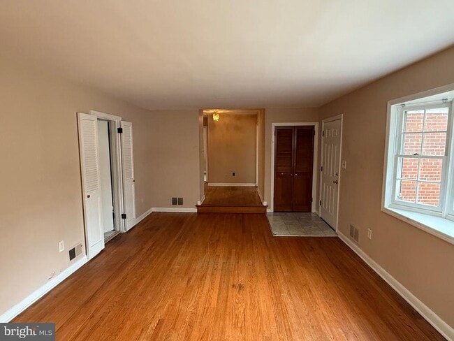 Building Photo - 7804 Temple St