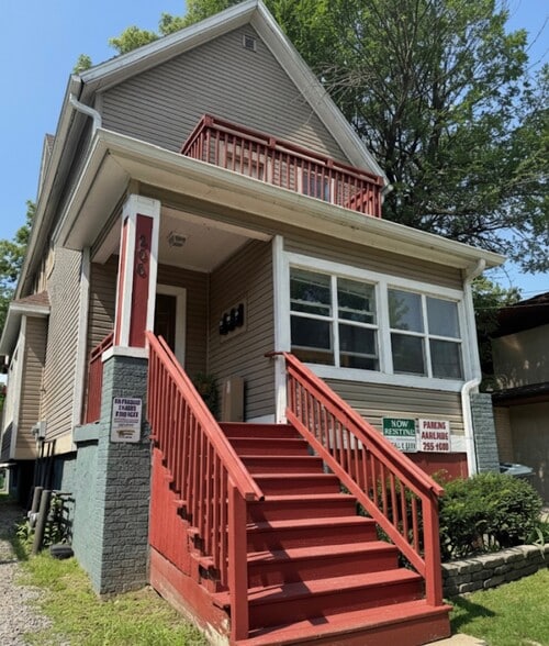 Building Photo - 206 Blair N St