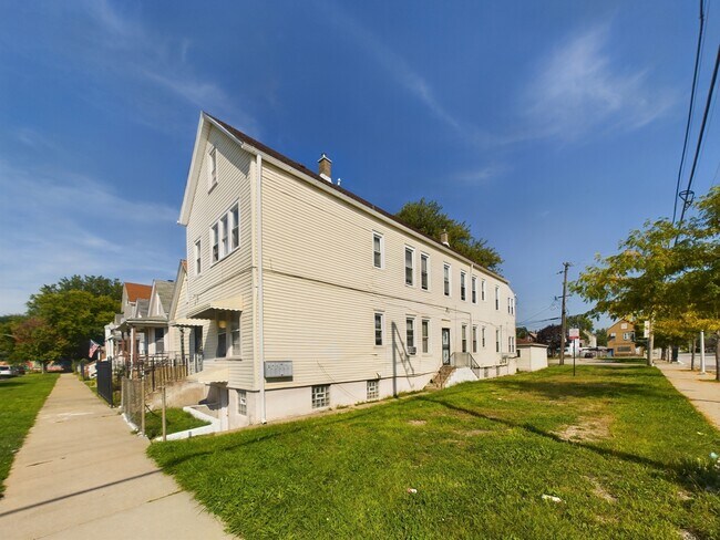 Building Photo - 8259 S Burley Ave