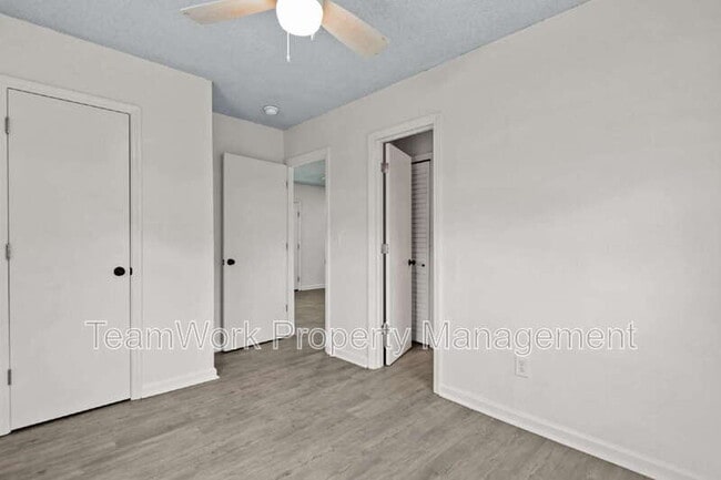Building Photo - 3027 Azalea Dr