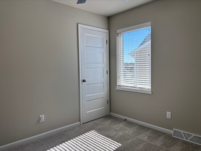 Building Photo - 620 Sugar Maple Ln