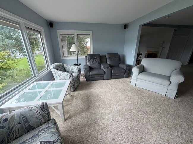 Building Photo - 250 Steves Scenic Dr