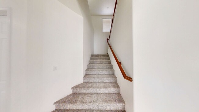 Building Photo - Beautiful 5 bedroom 3 bathroom home in Yucaipa