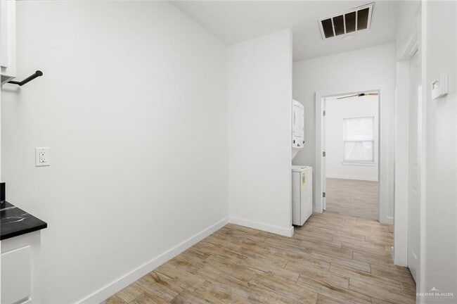 Building Photo - 12 W Harrison Ave