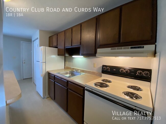 Building Photo - 681 Country Club Rd